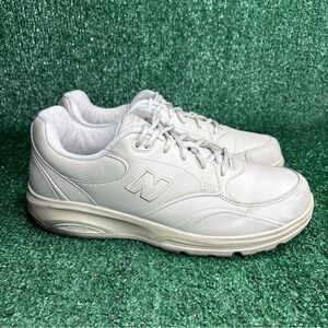 New Balance 812 Walking Sneakers Shoes Mens 9.5 2E Wide Beige MW812BE